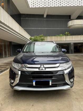 MITSUBISHI OUTLANDER 3.0 GT 4X4 V6 24V GASOLINA 4P AUTOMÁTICO MITSUBISHI OUTLANDER 3.0 GT 4X4 V6 24V GASOLINA 4P AUTOMÁTICO